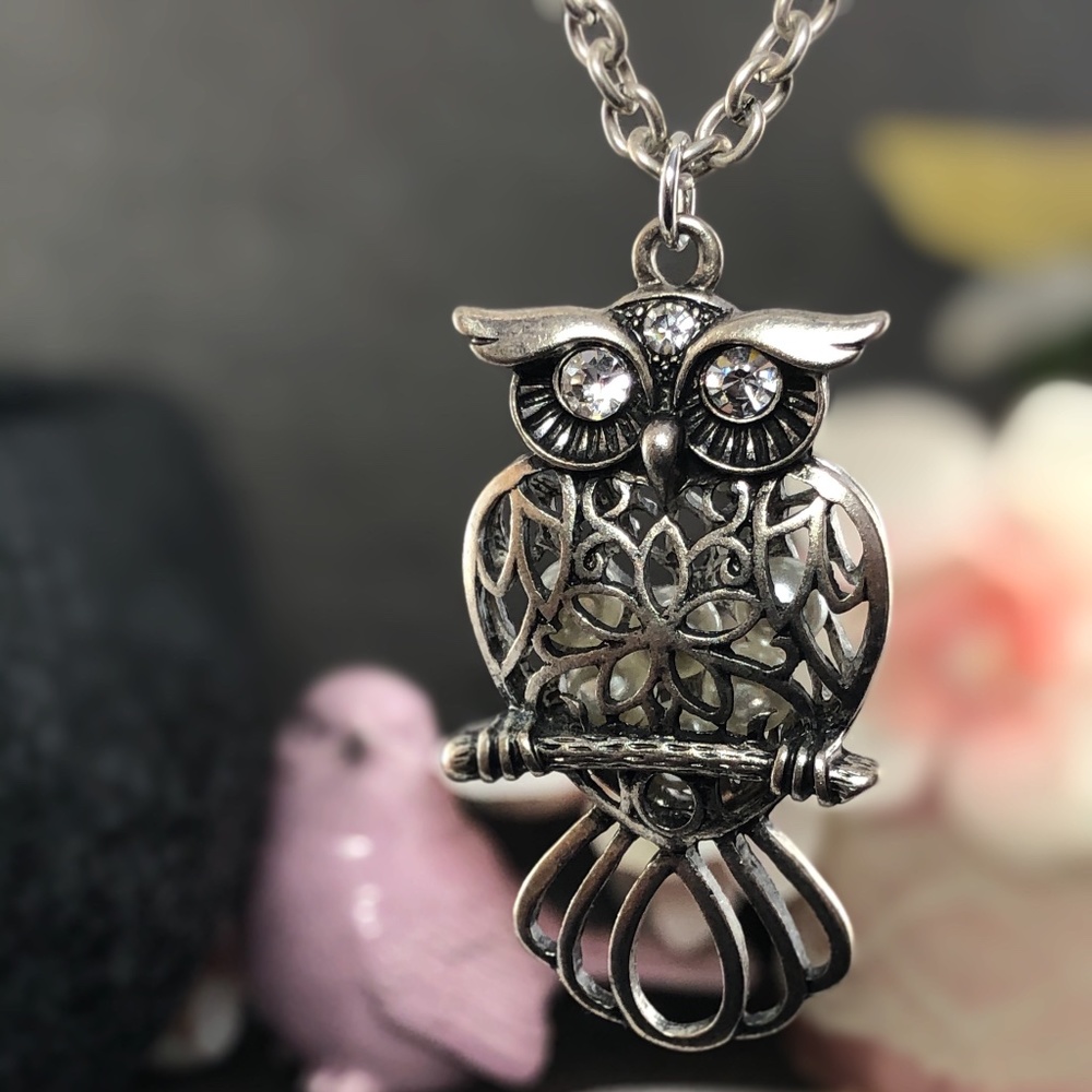 Silver Tone Owl pendant with caged faux Pearls